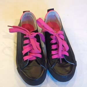 Twisted Black Sneakers with Pink Laces